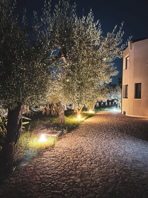 Property grounds - Dimora Harmonia, authentic charm combined by modern and refined ambience. (Carini)