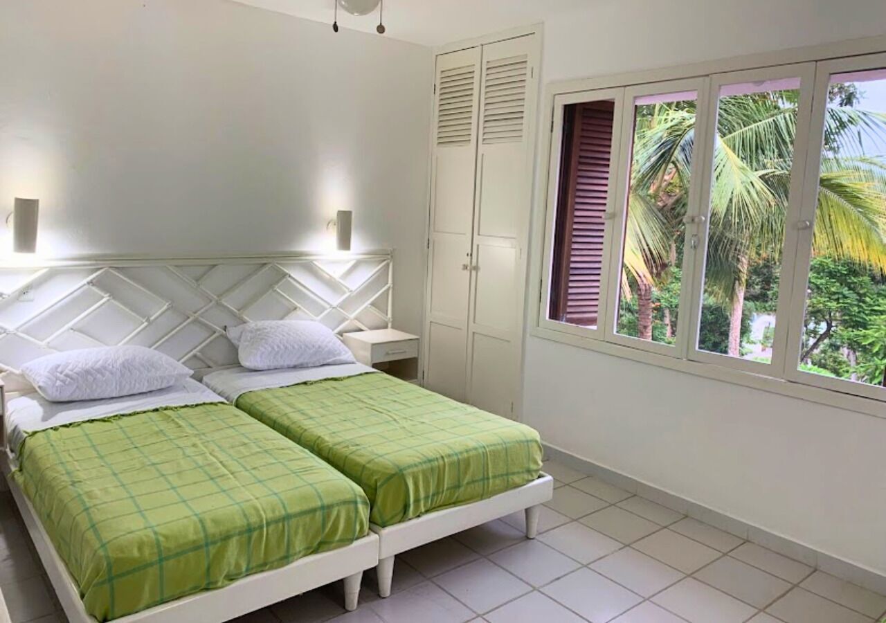 2 soverom, skrivebord, strykejern/-brett og wi-fi (inkludert)