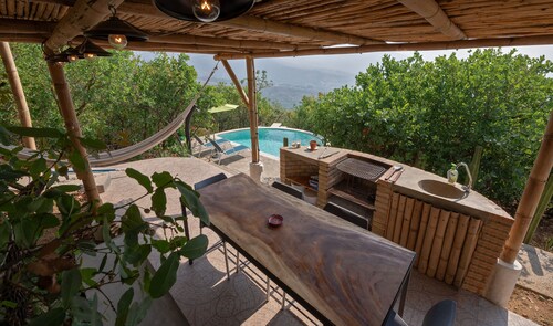 Suite Arbolada: sleep in the forrest with direct access to the pool