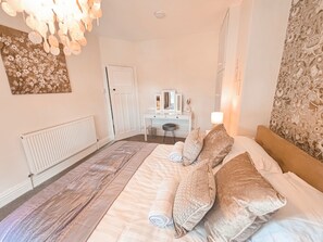 3 Schlafzimmer, Bügeleisen/Bügelbrett, Reisekinderbett, WLAN