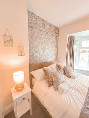 3 bedrooms, iron/ironing board, travel cot, WiFi