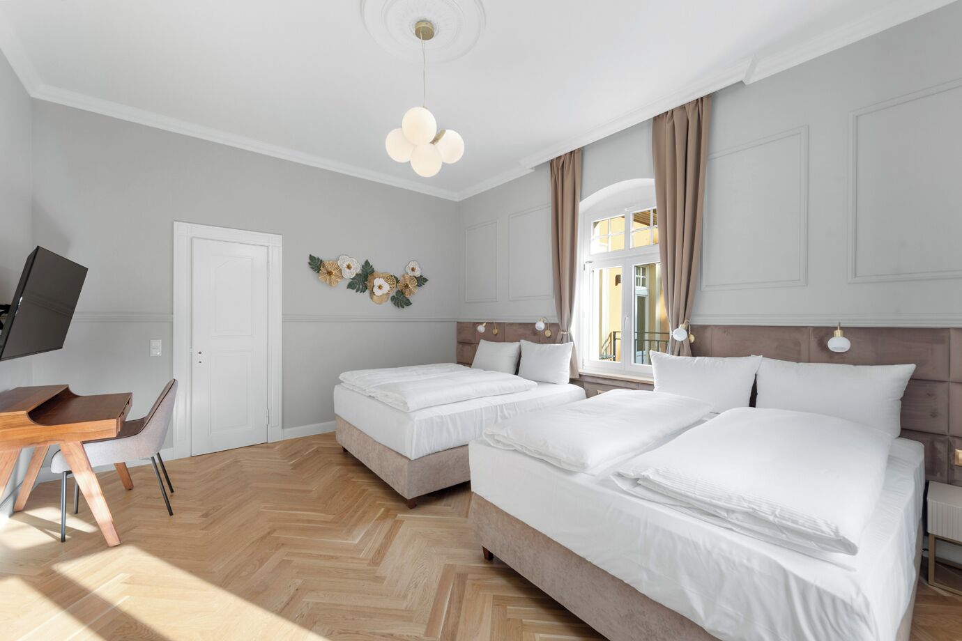 2 Schlafzimmer, Schreibtisch, Bügeleisen/Bügelbrett, WLAN