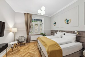 2 slaapkamers, een bureau, een strijkplank/strijkijzer, wifi