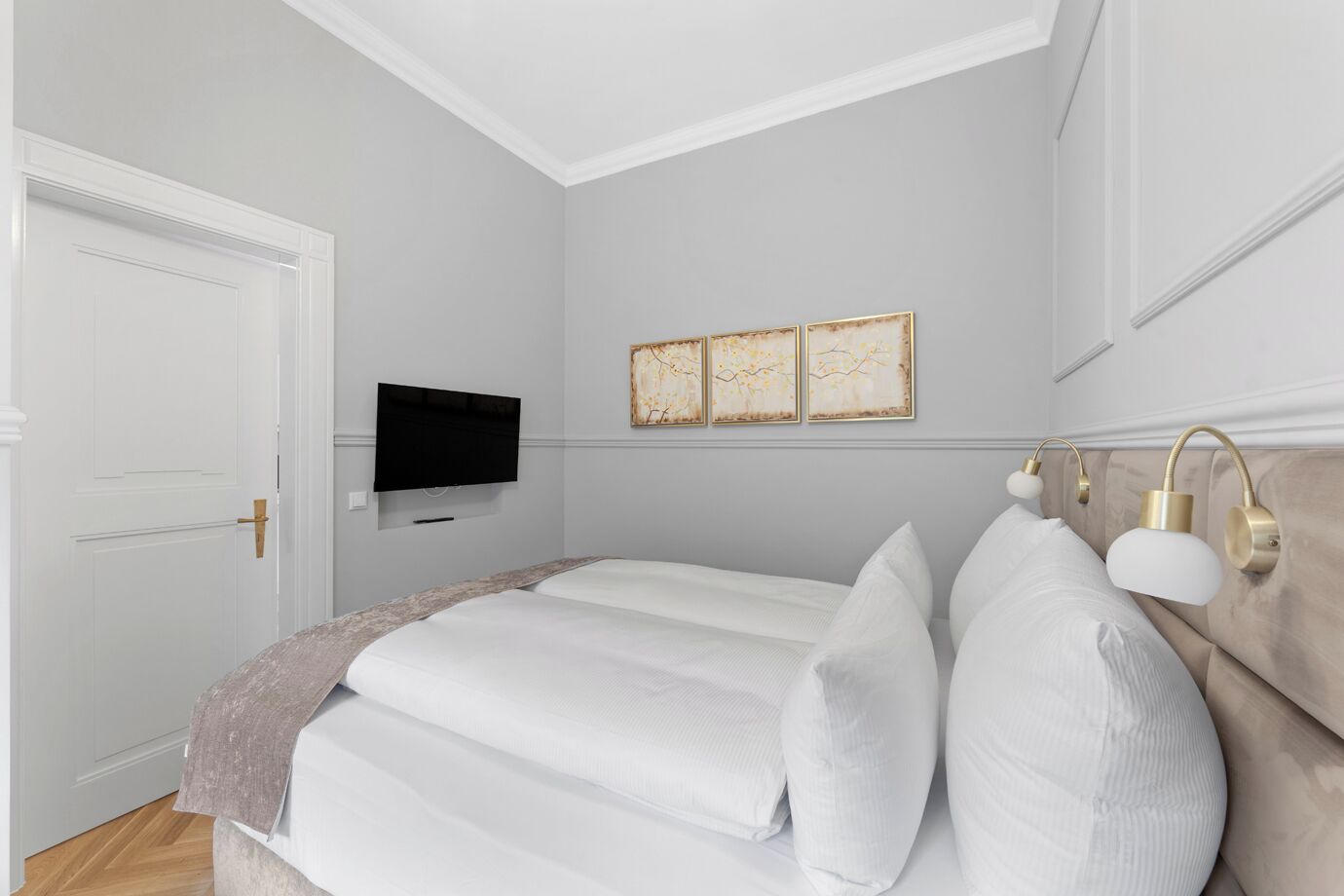 2 Schlafzimmer, Schreibtisch, Bügeleisen/Bügelbrett, WLAN