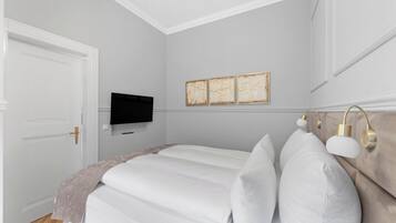 2 Schlafzimmer, Schreibtisch, Bügeleisen/Bügelbrett, WLAN