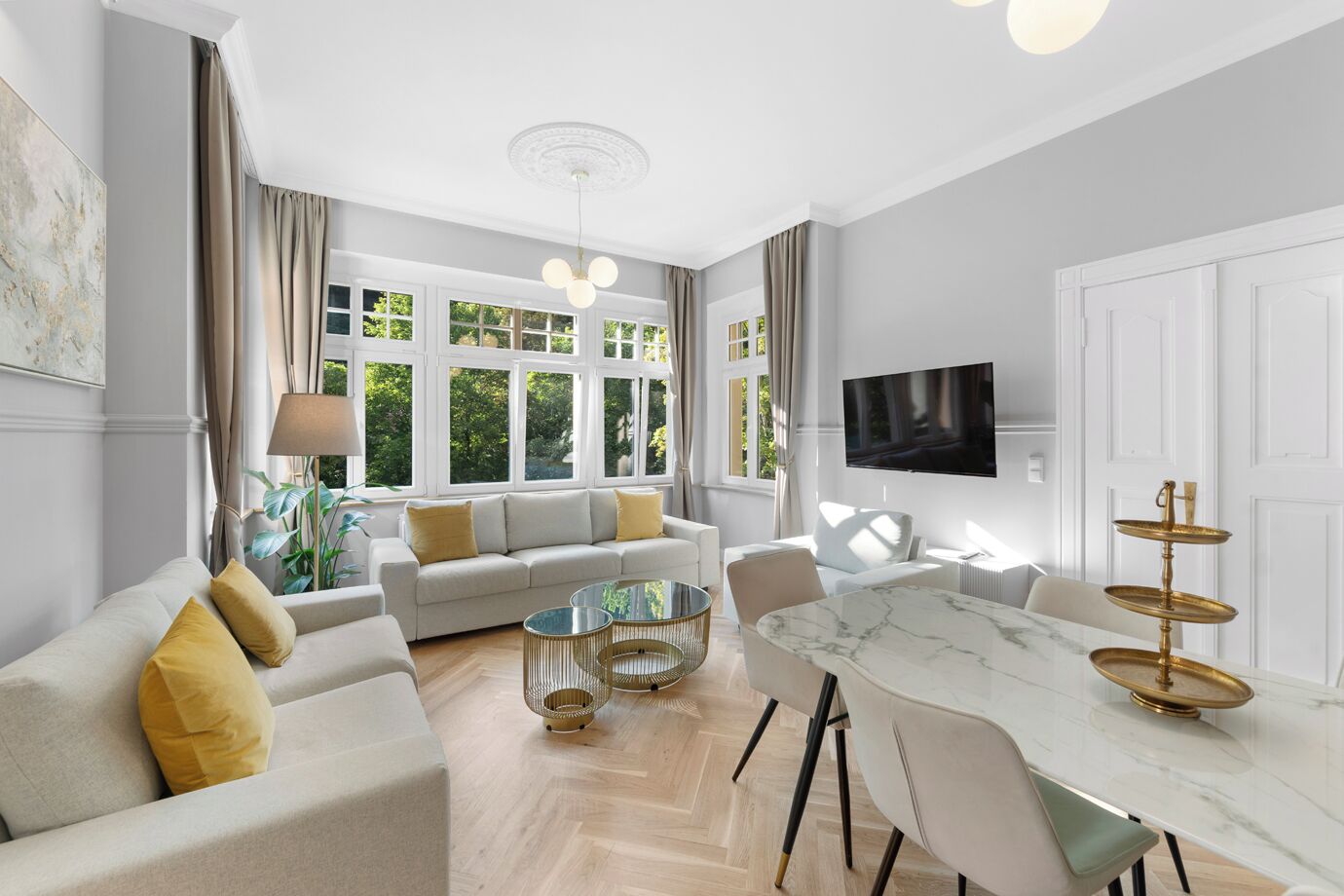 Fernseher, Stereoanlage