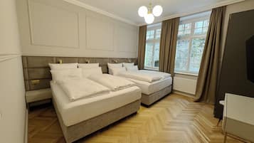 4 bedrooms, desk, iron/ironing board, WiFi