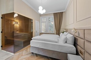 2 habitaciones, escritorio, tabla de planchar con plancha y wifi 