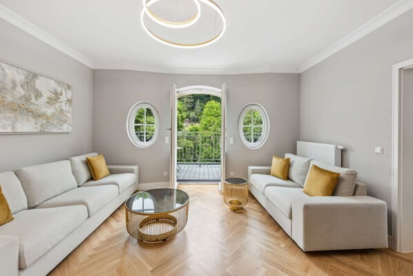 TV, stereo - Residenz Hugo - Penthouse Apartment (Bad Schandau)