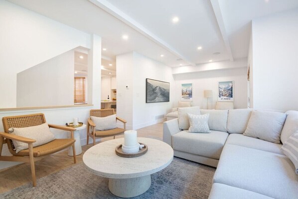 Smart TV, fireplace, offices