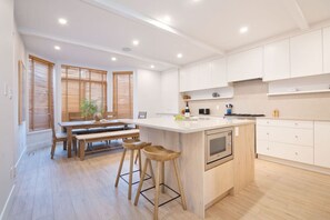 Fridge, microwave, oven, stovetop - 4BR/3.5BA Luxury Townhome w/ Private HT & Garage (Whistler)