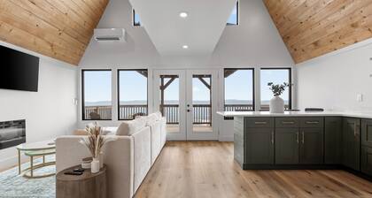 Mountain’s Edge by Appalachian A-Frames, Mountain View, Hot Tub, WiFi