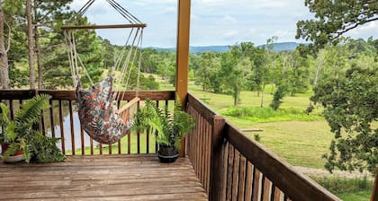 Second level glamping deck with stunning mountain view!
