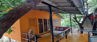 Cozy Room with Private Bathroom, Balcony, and Free Wi-Fi
