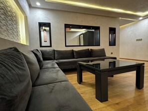 Desk, laptop workspace, free WiFi - Hôtel La Corniche Kamsar (Kamsar)