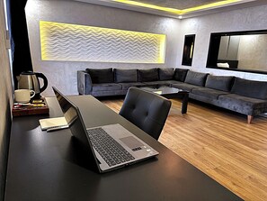 Desk, laptop workspace, free WiFi