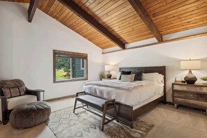 Iron/ironing board, travel cot, WiFi, bed sheets - Spacious Getaway | Central Loc | Family Friendly (Bigfork)