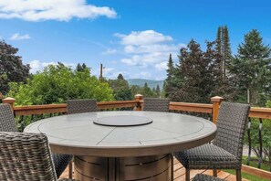 Outdoor dining - Spacious Getaway | Central Loc | Family Friendly (Bigfork)