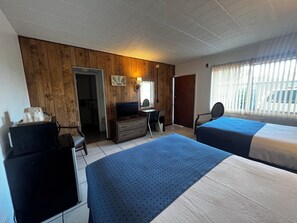 Standard-Doppelzimmer | Schreibtisch, kostenloses WLAN
