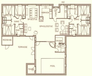 Et hotelplantegning med flere badeværelser ensuite, en swimmingpool og en sauna.