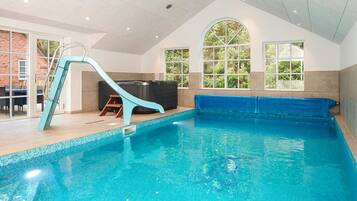 Maison | Piscine | Piscine couverte, piscine extérieure