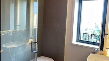 Luxury Double Room (Room 2) | Bathroom | Shower, rainfall showerhead, free toiletries, hair dryer