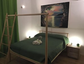 1 slaapkamer, een strijkplank/strijkijzer, wifi, beddengoed