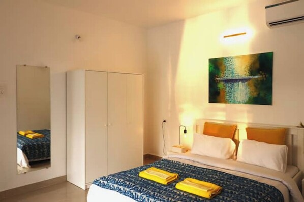2 bedrooms, WiFi, bed sheets