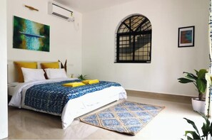 2 bedrooms, WiFi, bed sheets