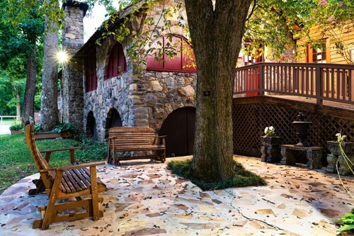 Getaway to Owls Nest Room 42