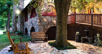 Getaway to Owls Nest Room 42