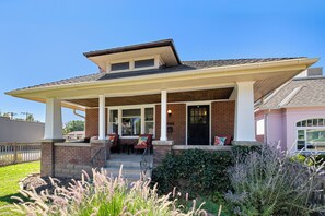 Exterior - Central, Beautiful Sugarhouse Bungalow w/Fenced Yard! Bright & Full of Charm! (Salt Lake City)