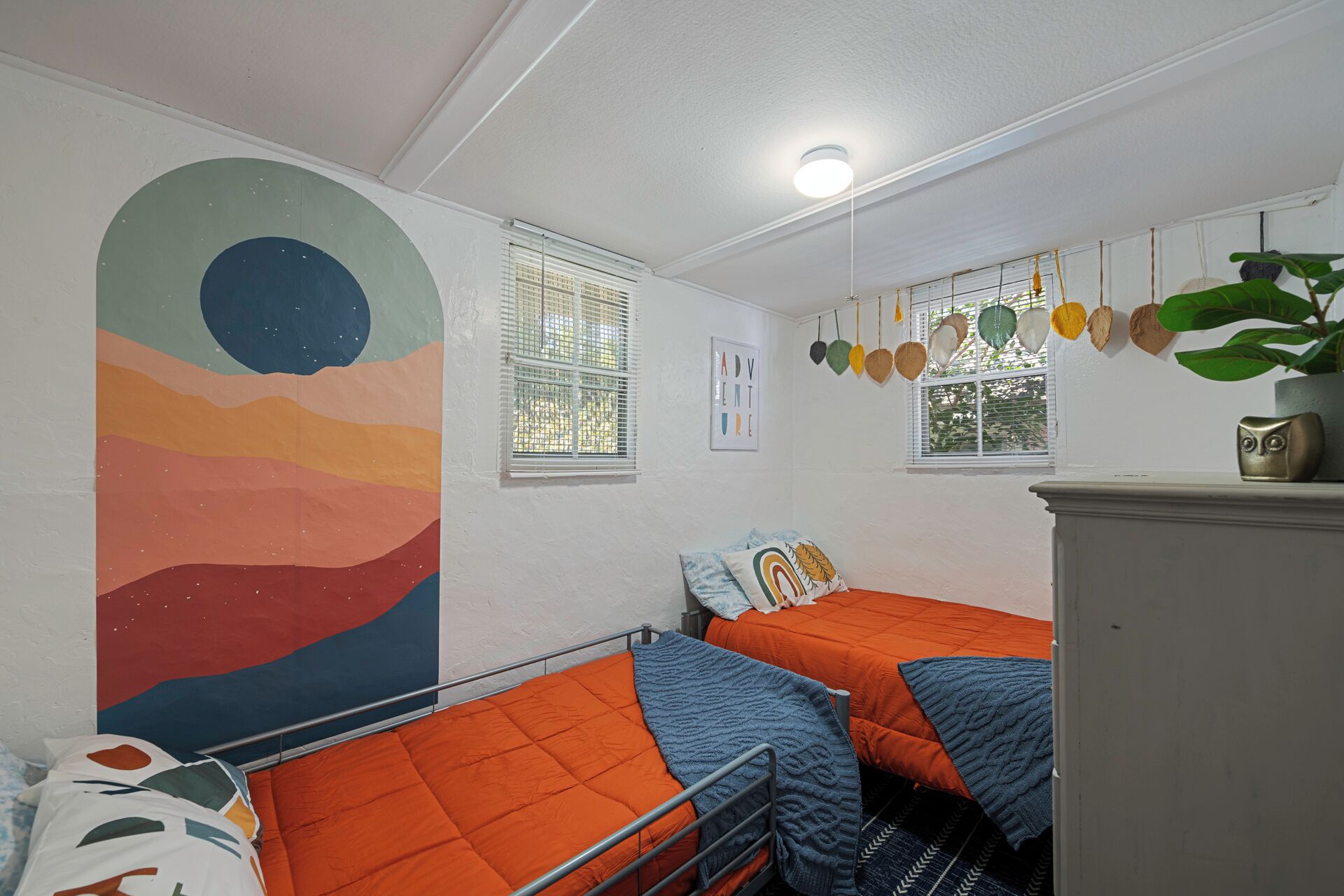 3 bedrooms, iron/ironing board, travel cot, free WiFi