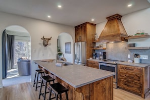House, Multiple Beds, Patio, Mountain View (Summit Oaks Escape) | Private kitchen | Fridge, microwave, oven, stovetop - Lux Mountain Home! Golf / Lake/ EV / Game Room (Jasper)