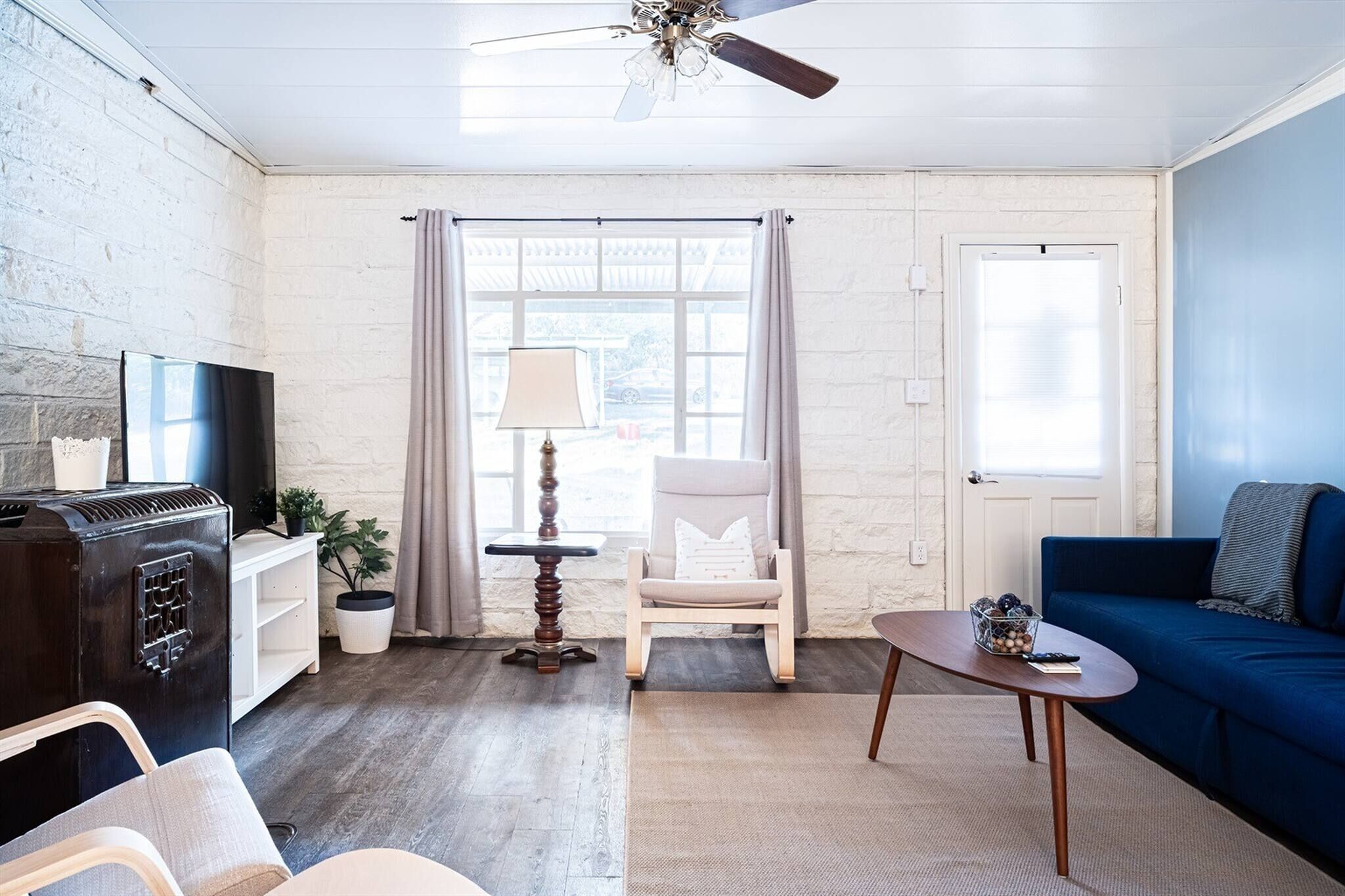 Lake Travis Cabin | Swim Cove + Wine Trail Stay - Spicewood, TX