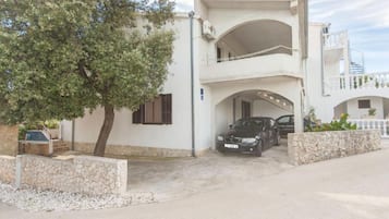 Apartment (Two Bedroom Apartment) | Exterior