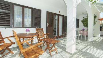 Departamento (Two Bedroom Apartment) | Comedor