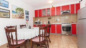 Departamento (Two Bedroom Apartment) | Cocina privada | Refrigerador