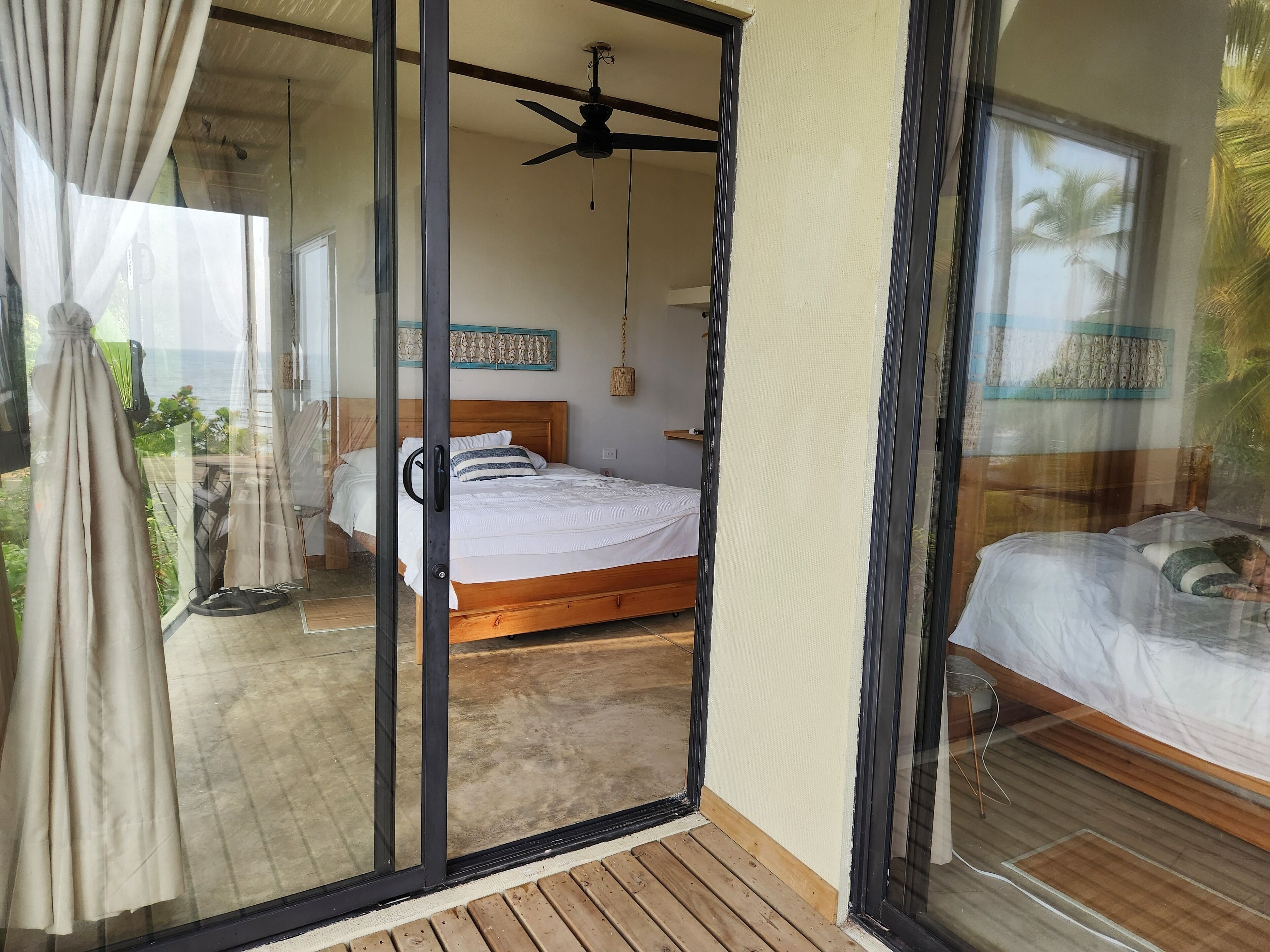 3 bedrooms, in-room safe, desk, travel crib