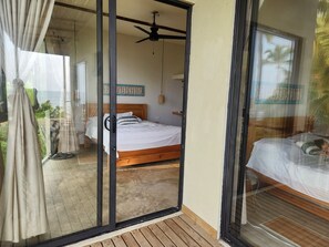 3 bedrooms, in-room safe, desk, travel cot