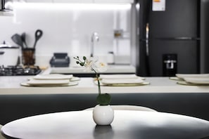 Microwave, oven, coffee/tea maker, electric kettle - Beautiful Apartment Miraflores (Miraflores)