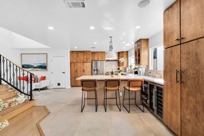 Interior - Luxury Villa in Belmont Shores 4 Bedrooms 3 Bath
 (Long Beach)