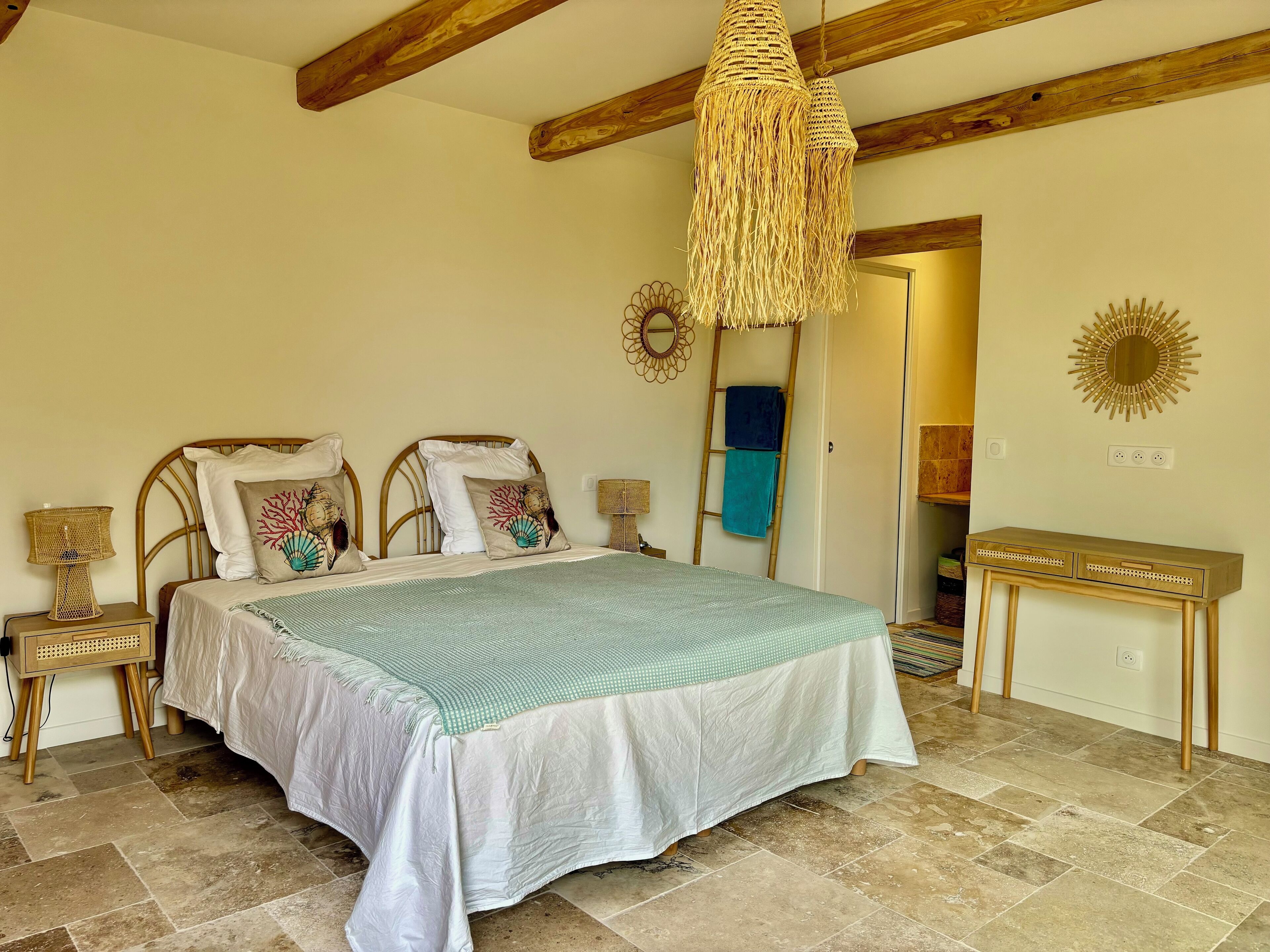 1 slaapkamer, een bureau, gratis wifi, beddengoed