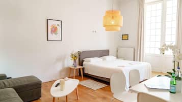 Iron/ironing board, WiFi, bed sheets