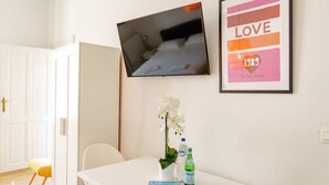 Interior - 2min→Midi Station / Smart TV / Self Check-In / Netflix (Saint-Gilles)