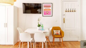 Dining - 2min→Midi Station / Smart TV / Self Check-In / Netflix (Saint-Gilles)