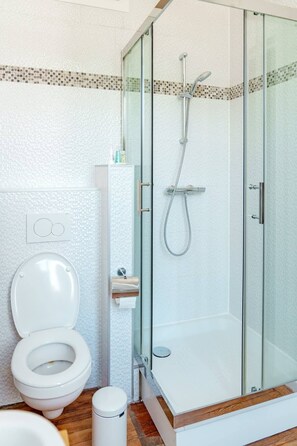Shower, hair dryer, shampoo - 2min→Midi Station / Smart TV / Self Check-In / Netflix (Saint-Gilles)