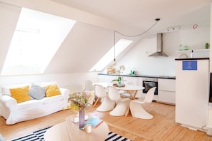 Interior - Duplex Apartment - Midi Station / Nespresso / kitchen (Saint-Gilles)