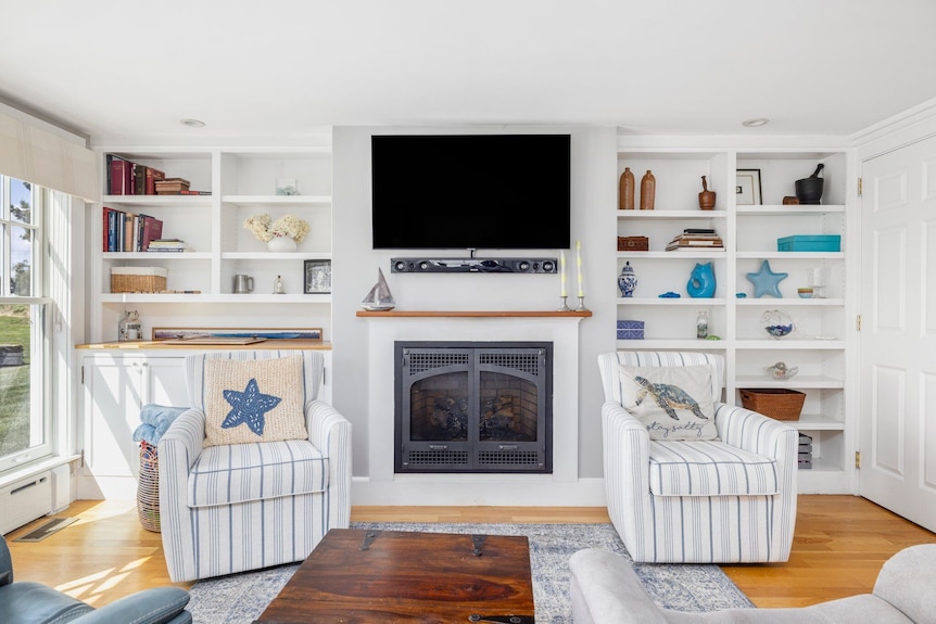 Coastal Farmhouse Retreat In Little Compton, Ri Your Perfect Seaside Getaway - Bristol, RI