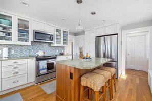 Fridge, microwave, oven, stovetop - Coastal Farmhouse Retreat in Little Compton, RI – Your Perfect Seaside Getaway (Little Compton)